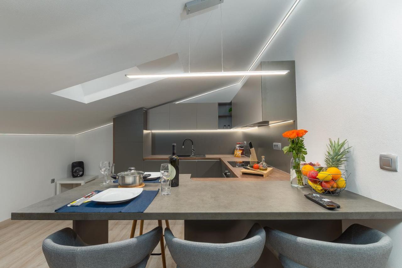 Apartment Ena Near Pula Amphitheater ภายนอก รูปภาพ