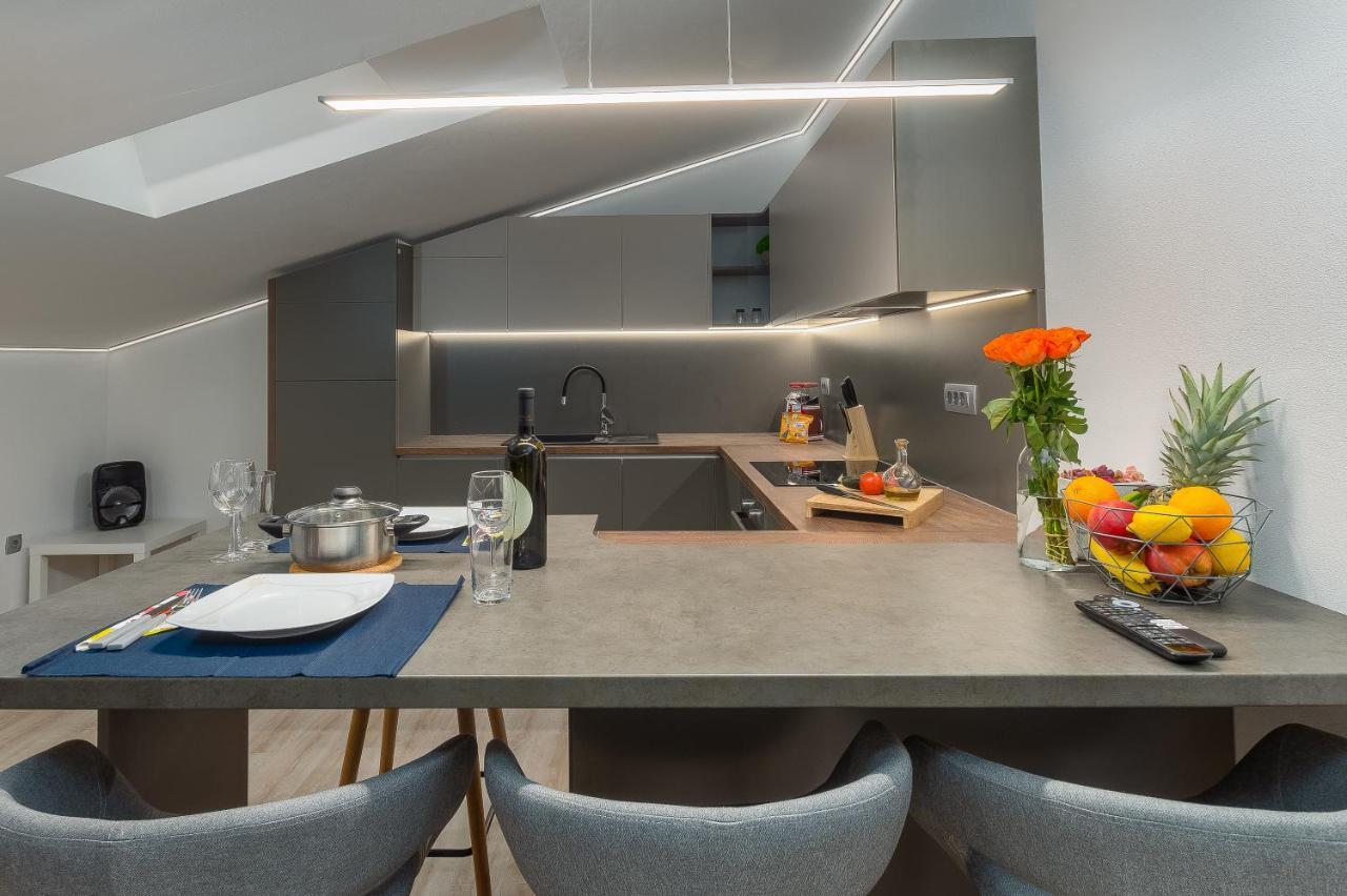 Apartment Ena Near Pula Amphitheater ภายนอก รูปภาพ