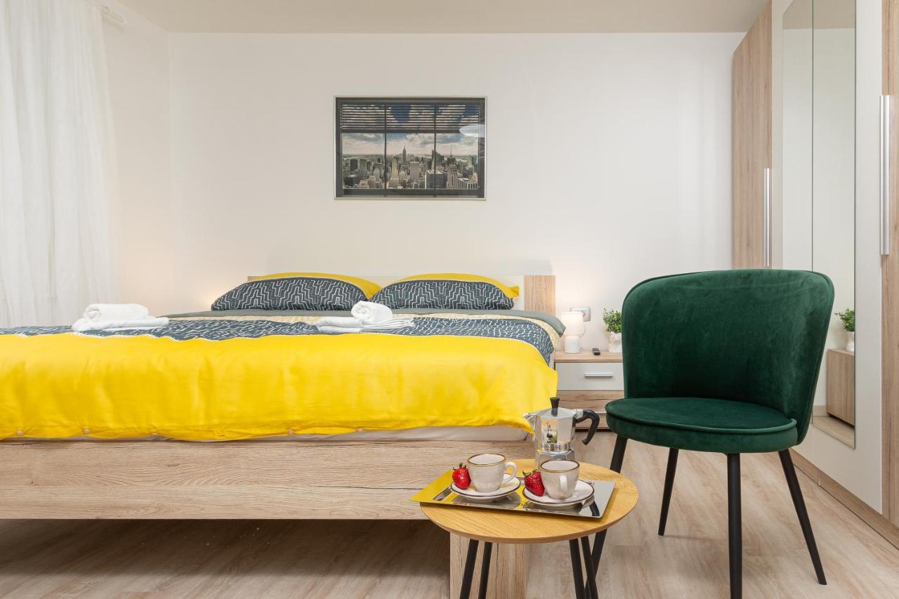Apartment Ena Near Pula Amphitheater ภายนอก รูปภาพ