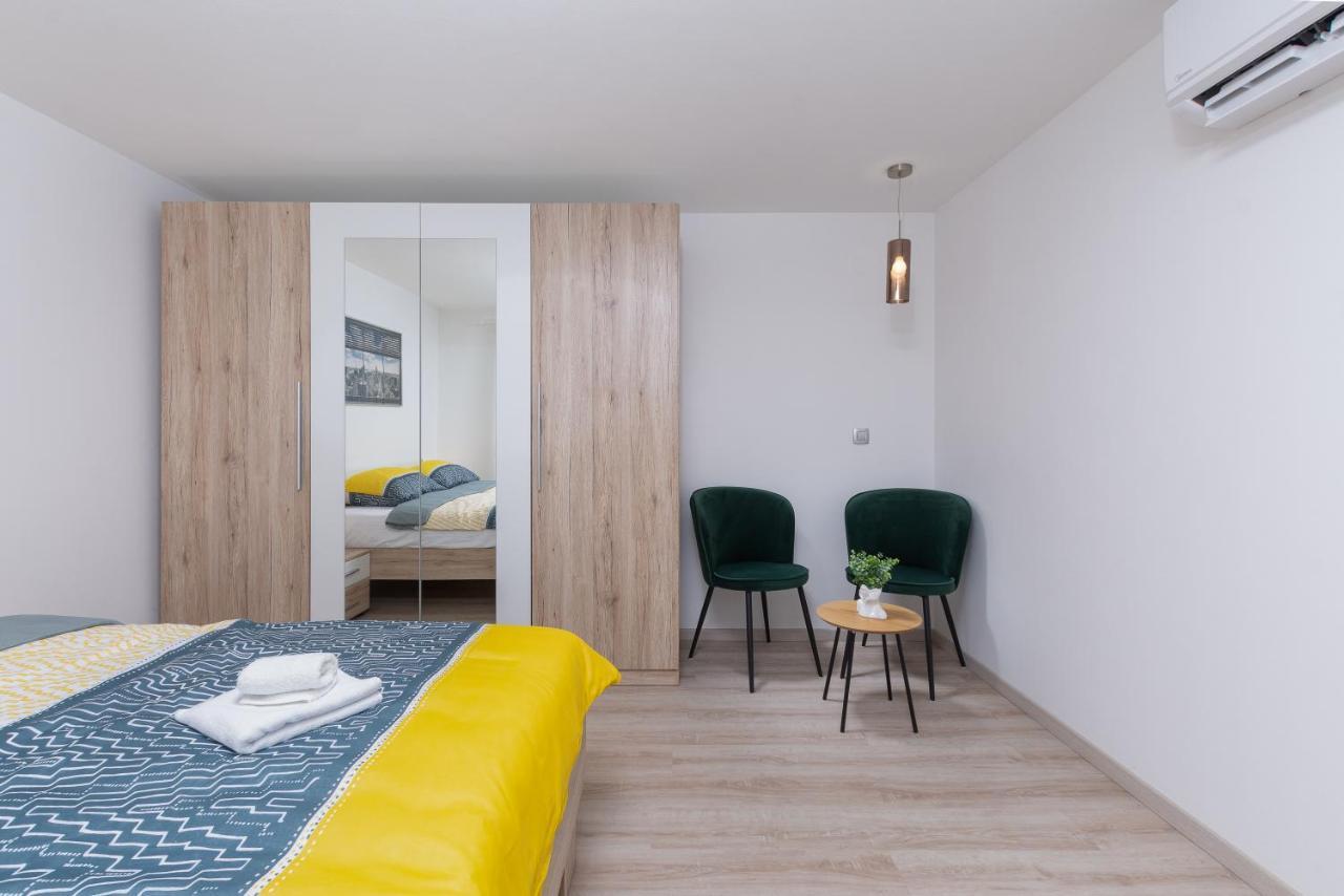 Apartment Ena Near Pula Amphitheater ภายนอก รูปภาพ