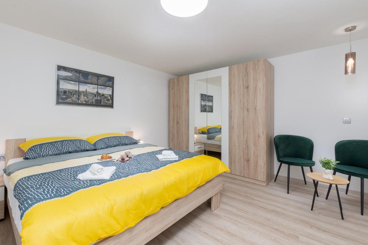 Apartment Ena Near Pula Amphitheater ภายนอก รูปภาพ