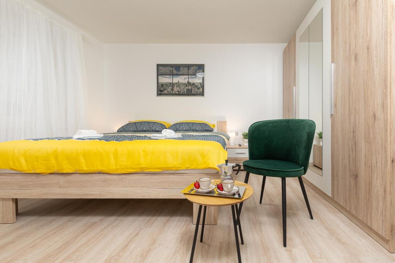Apartment Ena Near Pula Amphitheater ภายนอก รูปภาพ